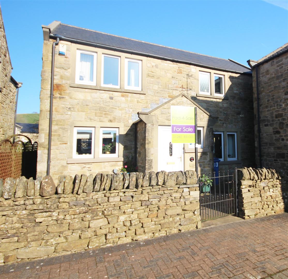 3 bedroom detached house For Sale in Hellifield, Skipton - Main Image